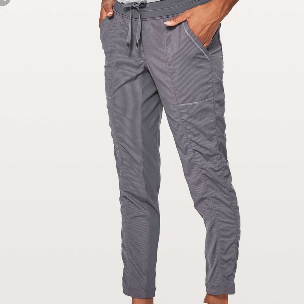 Lululemon Studio to Street Pant - SZ 8